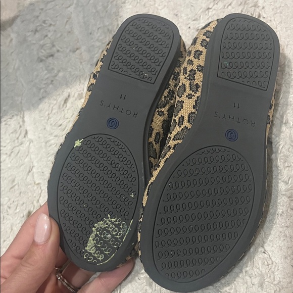Leopard Print Kid’s Rothy’s Shoes - Picture 3 of 4